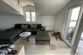 017 2036 42 Kastel Sucurac Penthouse with swimming pool and sea view