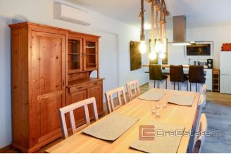 015 2014 814 Trogir _apartment house with pool and sea view for sale