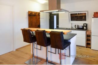 015 2014 814 Trogir _apartment house with pool and sea view for sale
