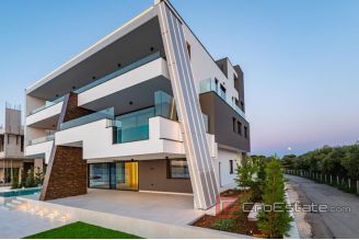004 2016 512 Zadar apartment first row to the sea for sale