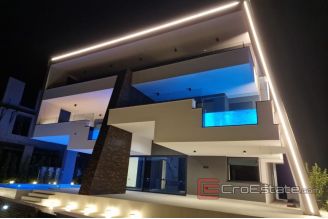 004 2016 512 Zadar apartment first row to the sea for sale