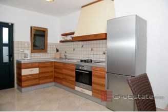 020 Brac apartment house with sea view