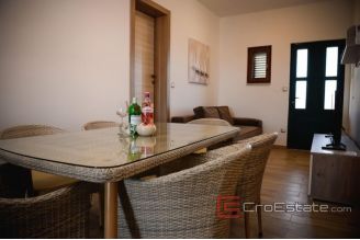 020 Brac apartment house with sea view