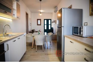 020 Brac apartment house with sea view