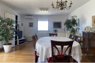 019 2037 28 Brac house with sea view for sale