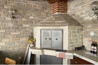 019 2037 28 Brac house with sea view for sale