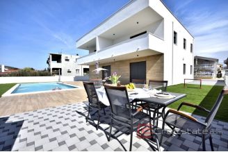 010 Vodice villa with pool for sale