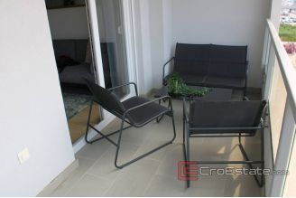007 2038 28 split modern two bedroom apartment for rent