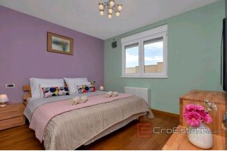 013 2036 44 makarska three bedroom apartment for sale