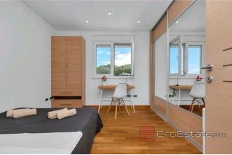 013 2036 44 makarska three bedroom apartment for sale