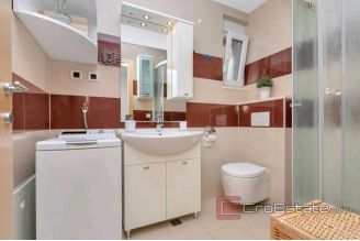 013 2036 44 makarska three bedroom apartment for sale