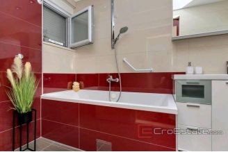 013 2036 44 makarska three bedroom apartment for sale