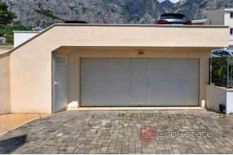 013 2036 44 makarska three bedroom apartment for sale