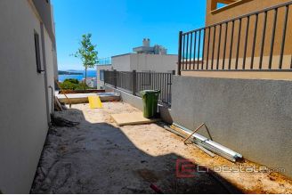 013 2021 316 Primosten apartment with sea view for sale1