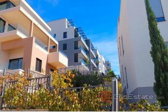 013 2021 316 Primosten apartment with sea view for sale1