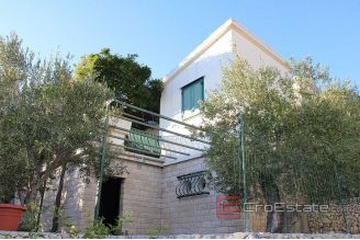 014 2031 54 Rogoznica house first row to the sea for sale2