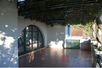 014 2031 54 Rogoznica house first row to the sea for sale2