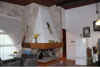 014 2031 54 Rogoznica house first row to the sea for sale2