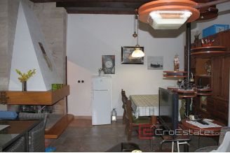 014 2031 54 Rogoznica house first row to the sea for sale2