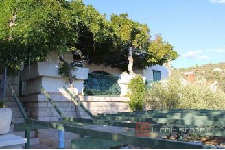 014 2031 54 Rogoznica house first row to the sea for sale2