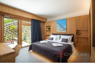 018 2030 37 Omis Villa with pool for sale