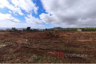 005 5132a 30 Kastela Spacious land with sea view for sale
