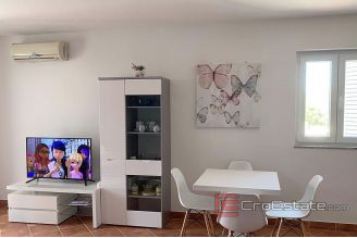 007 5135 30 Pag apartment in the second row from the sea for sale