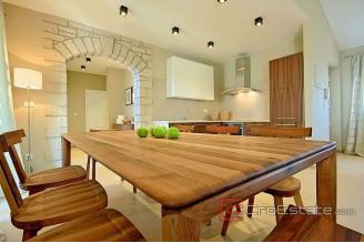 017 1014 01 Porec villa with pool for sale