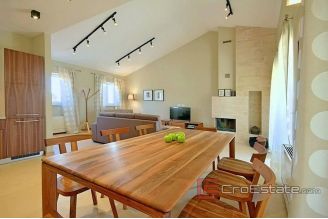 017 1014 01 Porec villa with pool for sale