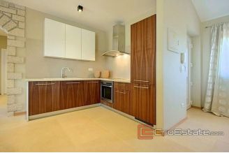 017 1014 01 Porec villa with pool for sale