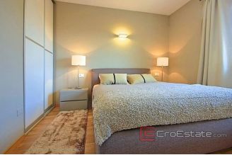 017 1014 01 Porec villa with pool for sale