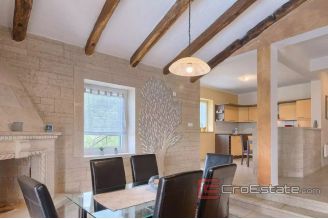 006 1014 02 Porec house with pool for sale