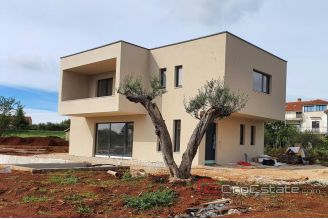 005 1014 04 Porec house with sea view for sale