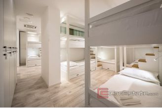 012 2011 83a Meje hostel for rent