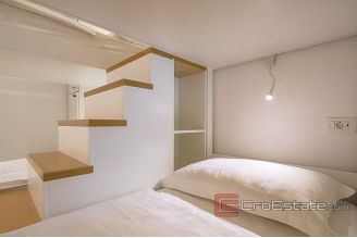 012 2011 83a Meje hostel for rent