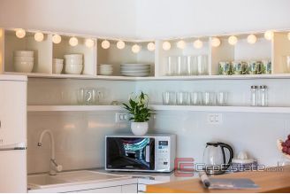 012 2011 83a Meje hostel for rent