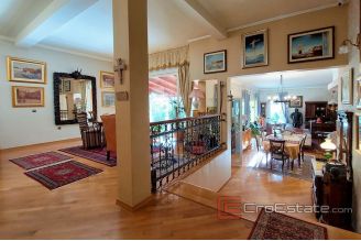 014 2029 43 Split area house with pool for sale