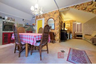 014 2029 43 Split area house with pool for sale