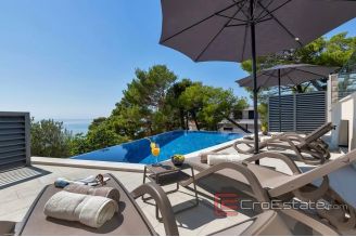 020 2018 202 Makarska villa with pool and sea view for sale