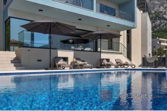 020 2018 202 Makarska villa with pool and sea view for sale