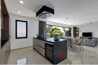 020 2018 202 Makarska villa with pool and sea view for sale