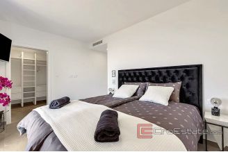 020 2018 202 Makarska villa with pool and sea view for sale