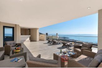 020 2018 202 Makarska villa with pool and sea view for sale