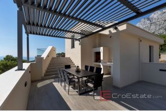 020 2018 202 Makarska villa with pool and sea view for sale