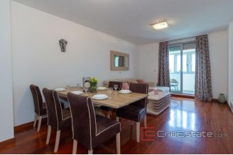 009 5137 30 Split apartment for rent