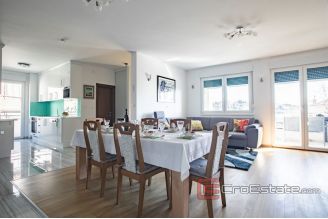 013 2035 53 Split three bedroom apartment for sale