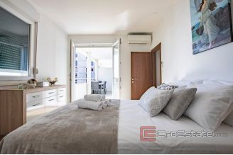 013 2035 53 Split three bedroom apartment for sale