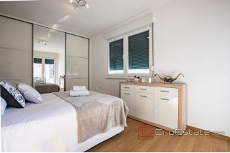 013 2035 53 Split three bedroom apartment for sale