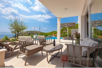 017 2018 204 Makarska villa with pool and sea view for sale