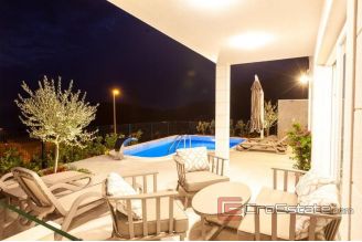 017 2018 204 Makarska villa with pool and sea view for sale
